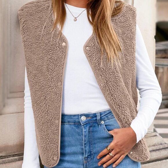 Women's Fall Winter Fleece Vest 2025 Trendy Sleeveless Sherpa Jacket Button Down - Picture 5 of 8